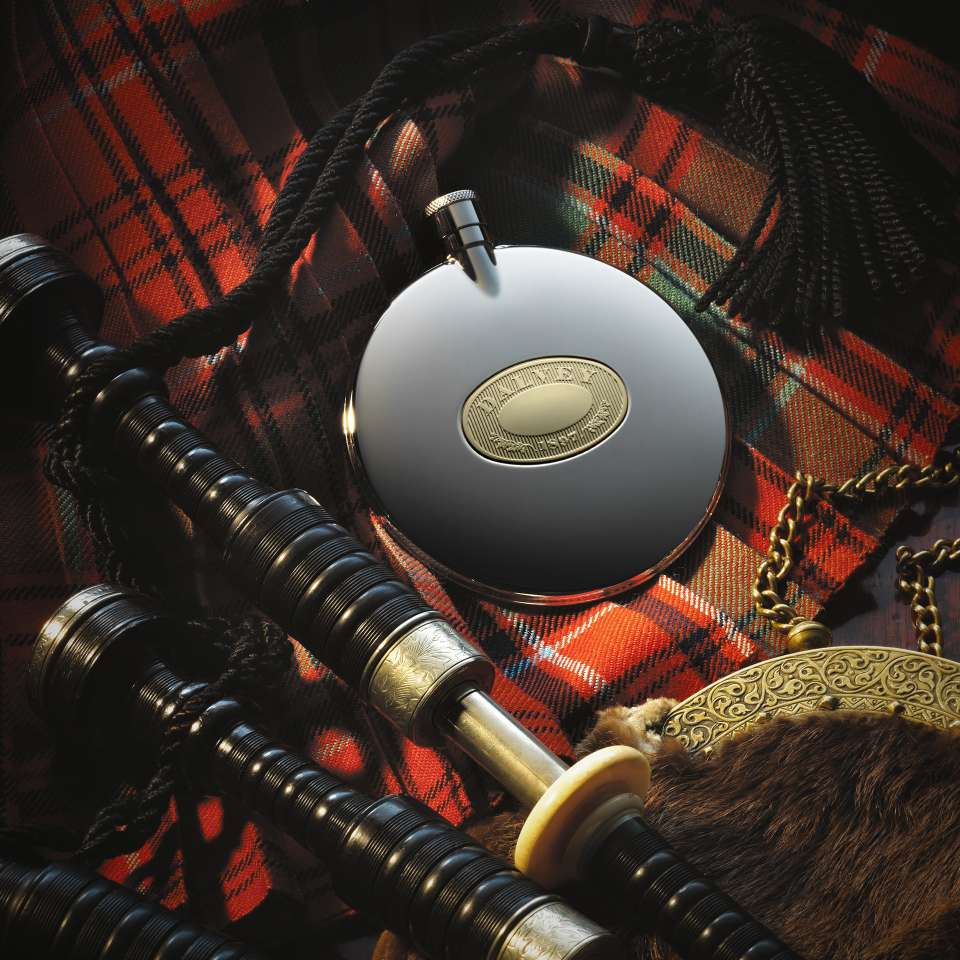 Staghead Badge Flaskpipes